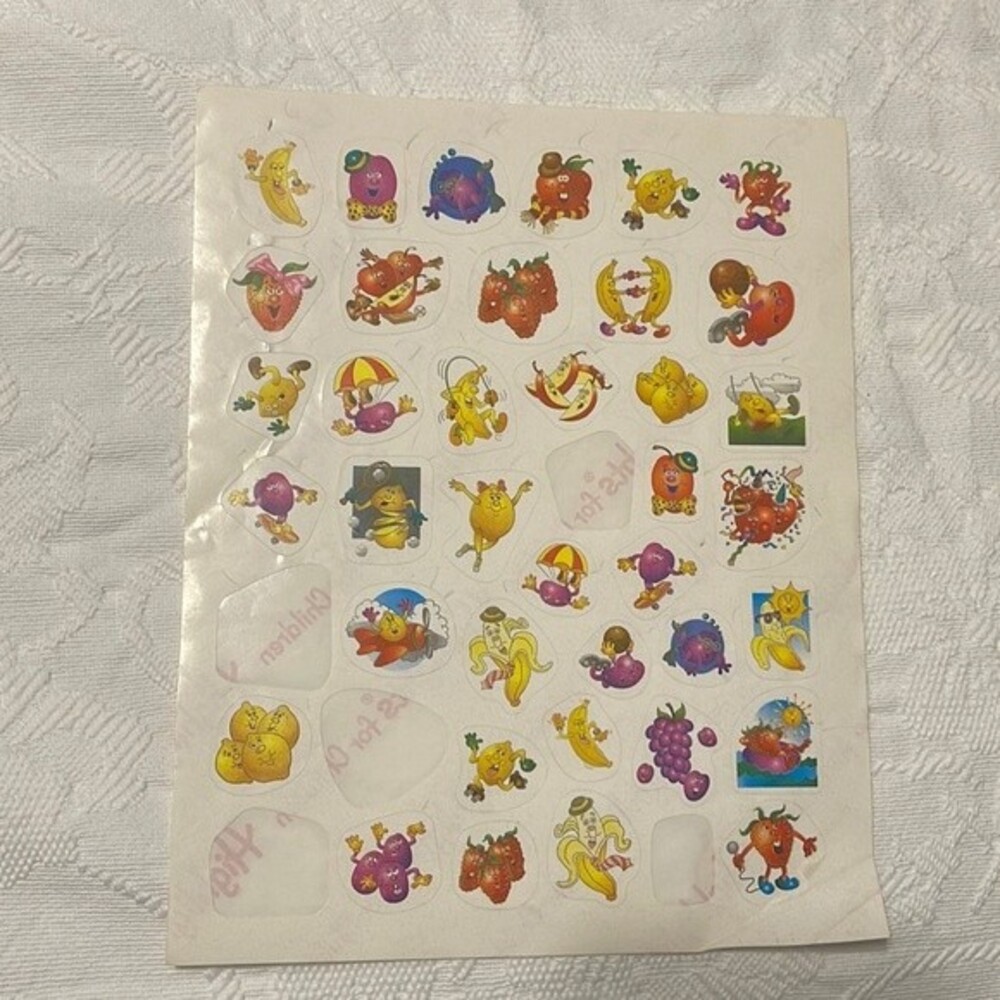 🍂3/$20 Vintage 90’s Scratch ‘N Sniff Fruit Stickers Highlights for Children